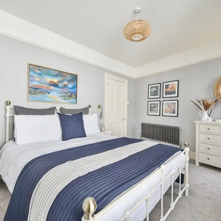 Charming Three Story Townhouse footsteps away from the historic harbour.