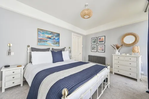Charming Three Story Townhouse footsteps away from the historic harbour.