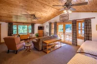Large Lakefront Home - Homestays