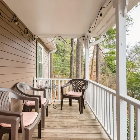 CHARMING Saluda on My Mind – 2min Walk to Downtown