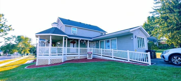 Pet Friendly, Brunet Island Studio, Ice Age Trail, Old Abe Trail, Kayak Docks Hotels in Chippewa County