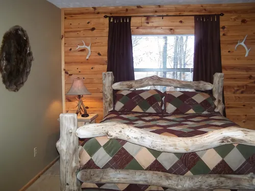 Peaceful Log Cabin Near the Buffalo National River - Hytter