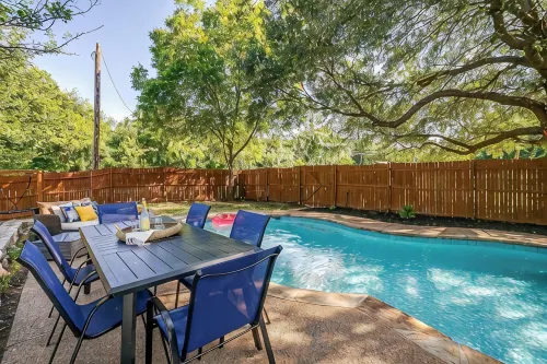 Elegant 5BR w/ Private Pool, Dock and Game Room - 4성급