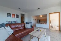 Spacious Family Apartment With Pool - 2-Star