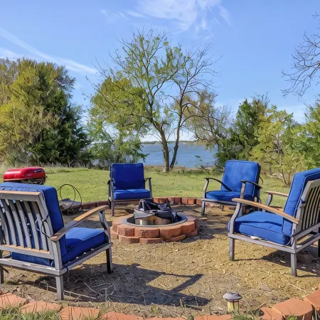 Work Crew/ Insurance-Ready Home Near Lavon & Wylie - ON THE WATER!