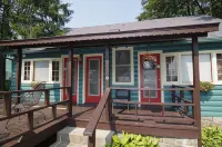 2 Bed /2 bath cabin w/ Lake George access