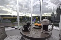 The Greene House with Amazing Views 5 Star tourist board rated - キッチン