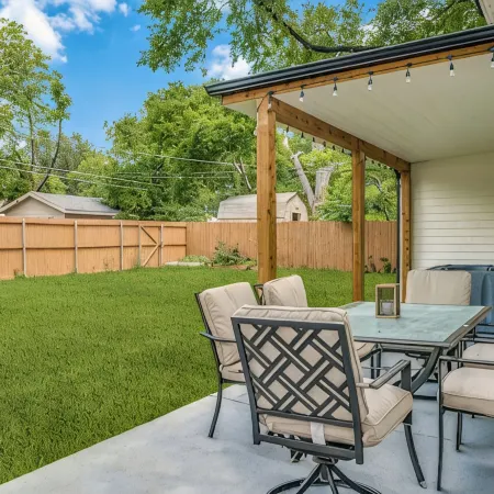 Modern 4BR/2B Home, with HotTub, Near DFW Airport