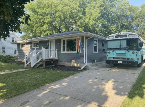 Family fun House - large fenced in backyard, Theater, Bean bag Lounge