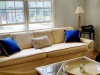 Spacious 4 BR Home, Steps to Lagoon, Minutes to Downtown Oak Bluffs and Beaches! Hotels in Oak Bluffs