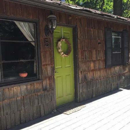 Cozy Guest Cabin Near River, Lake, And Hiking Access.