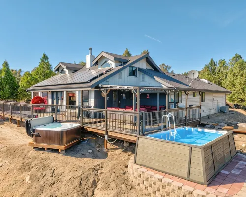 A cabin look house with Dome Room/Spa/Pool/View/Play Set/Game Room/FamilyFun Hotels in Ahwahnee