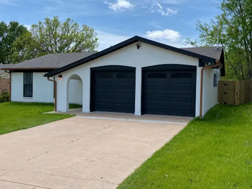BEAUTIFUL REMODELED WITH HIGH END FURNISHINGS 3 BR/2B HOME IN BURLESON TX!