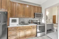 Cozy Broadstone Guesthouse Located Near Shops & Trails with AC, WiFi & Laundry!