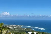 Bungalow, 10-minute walk from Etang-Salé les Bains beach, sleeps 2 to 4. - 2-Star