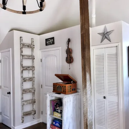 Bluebird Cottage in the Heart of Historic Downtown Franklin