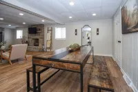 Game room, W/D, Full kitchen, Fire pit, Dog friendly, BBQ, steps to Deep Creek - 3 estrellas