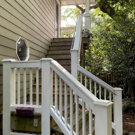 Garden 1BR Cottage off Devine St in Historic Columbia home