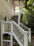 Garden 1BR Cottage off Devine St in Historic Columbia home