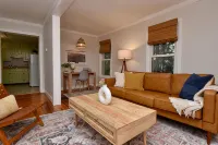 Walk Everywhere! Location Between Broadway and Racetrack - Apartments