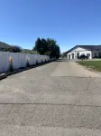 Quiet and cozy, a remodeled dairy with panoramic mountain views. .