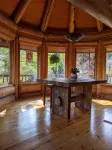 Beautiful Real Log Home on the Olentangy River