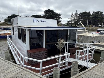 Piccolina Floating Accomodation