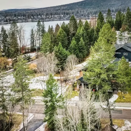 Rare Find - Newer Construction Close to Town & Beach!