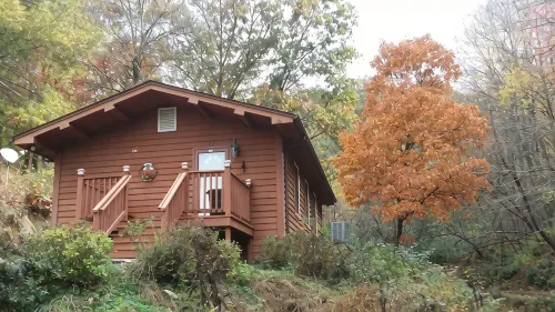 飢餓母親、羅傑斯山和格雷森高地公園風景小木屋