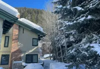 Sun Valley 3BR - Walk to Warm Springs Lifts - Pool, Hot Tubs and River Views