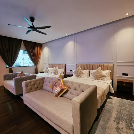 The Palm Suite at Lava Mansion