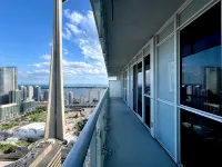 DT2BR2BA CN tower &lake view/ parking king bed - مسبح على السطح