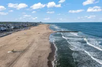 4 Houses to Beach!  Remodeled 2026. 4 Passes, Chairs, Towels, Umbrellas Included