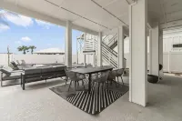 New 3800sf custom home with unobstructed ocean views and private pool - 4-Star