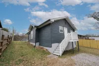 Comfy Knoxville HomeNear Downtown, Interstate, Wi-Fi, Spotless Clean! - Bungalows