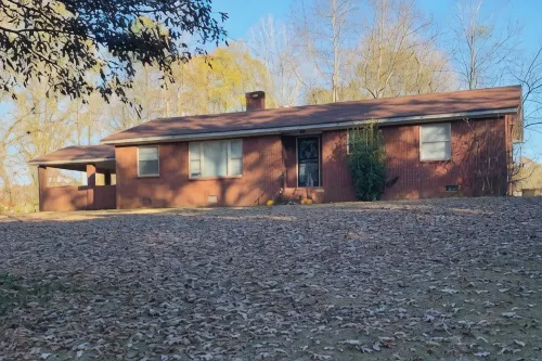 Lida's Place - 3 BR 2 BA Ranch House - 7.6 miles to Grenada Lake