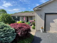 20 minutes from Penn State! Private entrance, cozy living space.