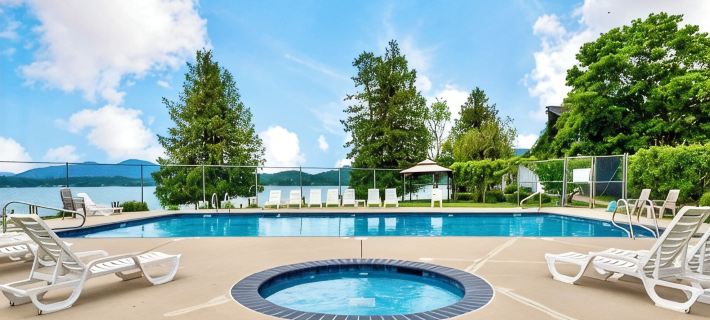 Townhouse in Private Lakeside Community Hotels in Sandpoint