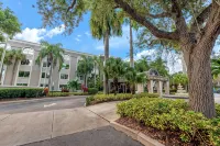 La Quinta Inn & Suites by Wyndham Coral Springs South