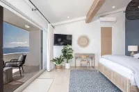 Ocean View Suite - Luxe Comfort Near Magens Bay!