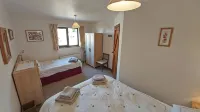 Delightful country cottage. Stunning views.  A few minutes walk to Seatown beach - 4 stjerner