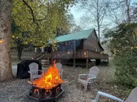 Secluded Creekside Cabin with Hot Tub Fire Pit Creek - Boutique