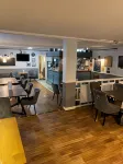 Newcastle Arms Hotel - 2-Star