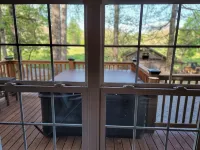 Luxury Cabin, King Bed, Hot Tub Minutes from Alpine Helen sits on 40 acres. - Hytter