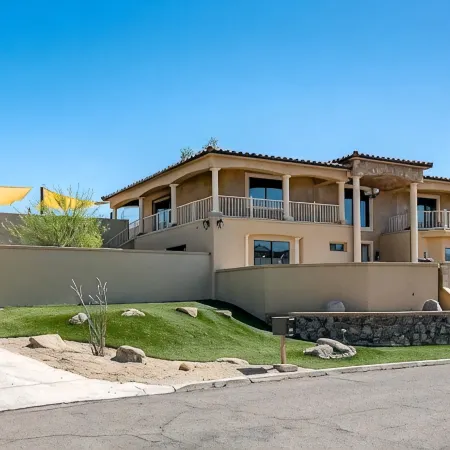 Resort Stlye Estate with Terrace, Panoramic Lake Views & Pool - Sleeps 15