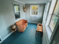 Quiet renovated cottage by Seabreeze Các khách sạn ở Irondequoit