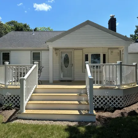 Centrally located Orleans home w/ outdoor seatiing