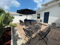 Only 4 bedroom with a view of Main Street located in the Downtown Core District - 3 estrellas