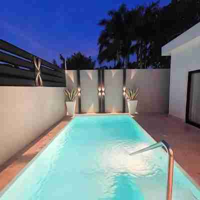 Fanta Sea: Luxe Villa, Pool, 4 Min Drive to Beach Fitness & Recreational Facilities