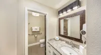 1 Bedroom Garden View Condo  3rd Floor H304- Pono Kai - 2-Star